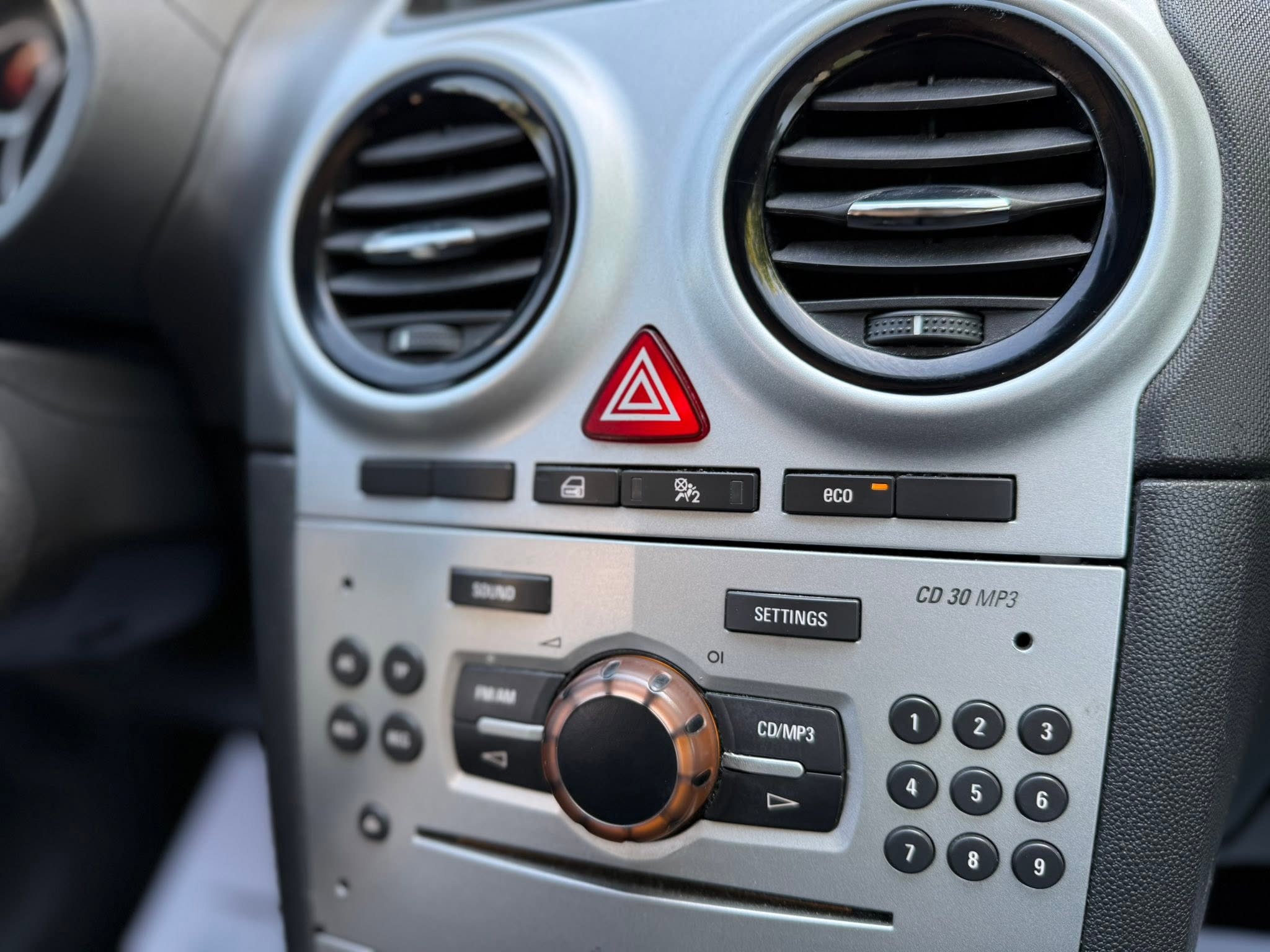Слика 10 од Opel Corsa