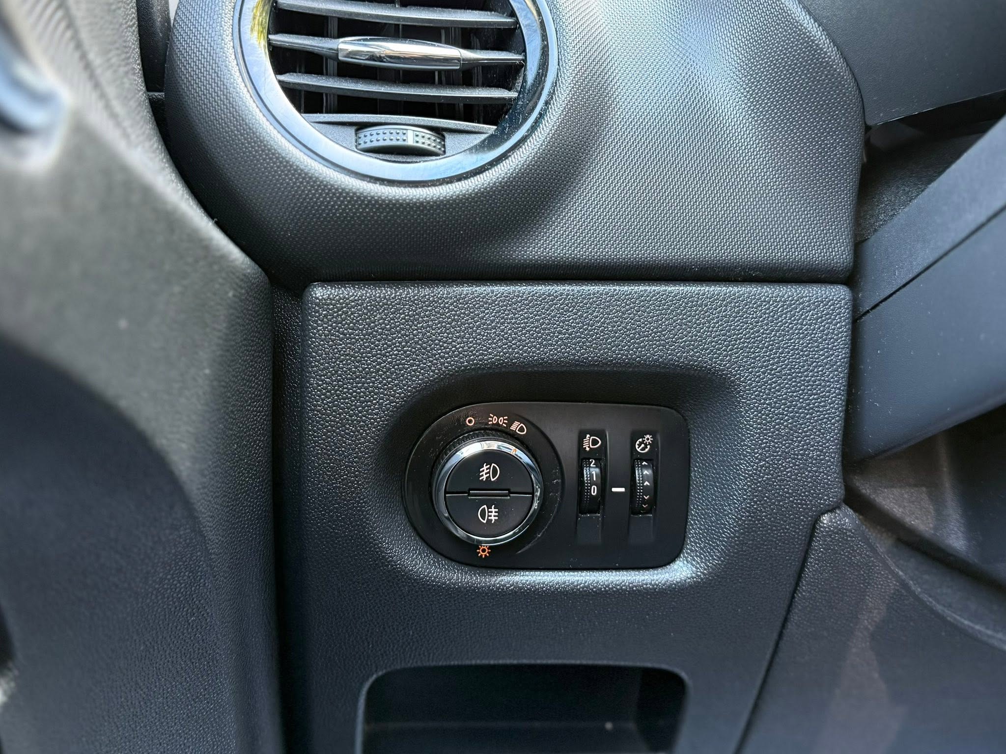 Слика 8 од Opel Corsa